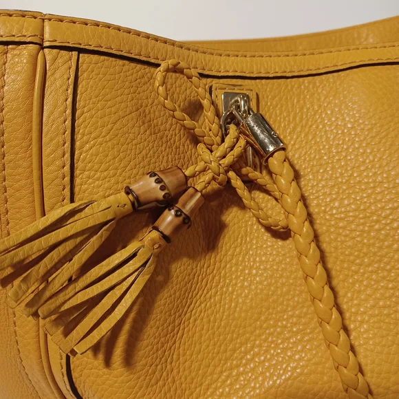 Gucci Bella Medium Tote Bag - Picture 2 of 14